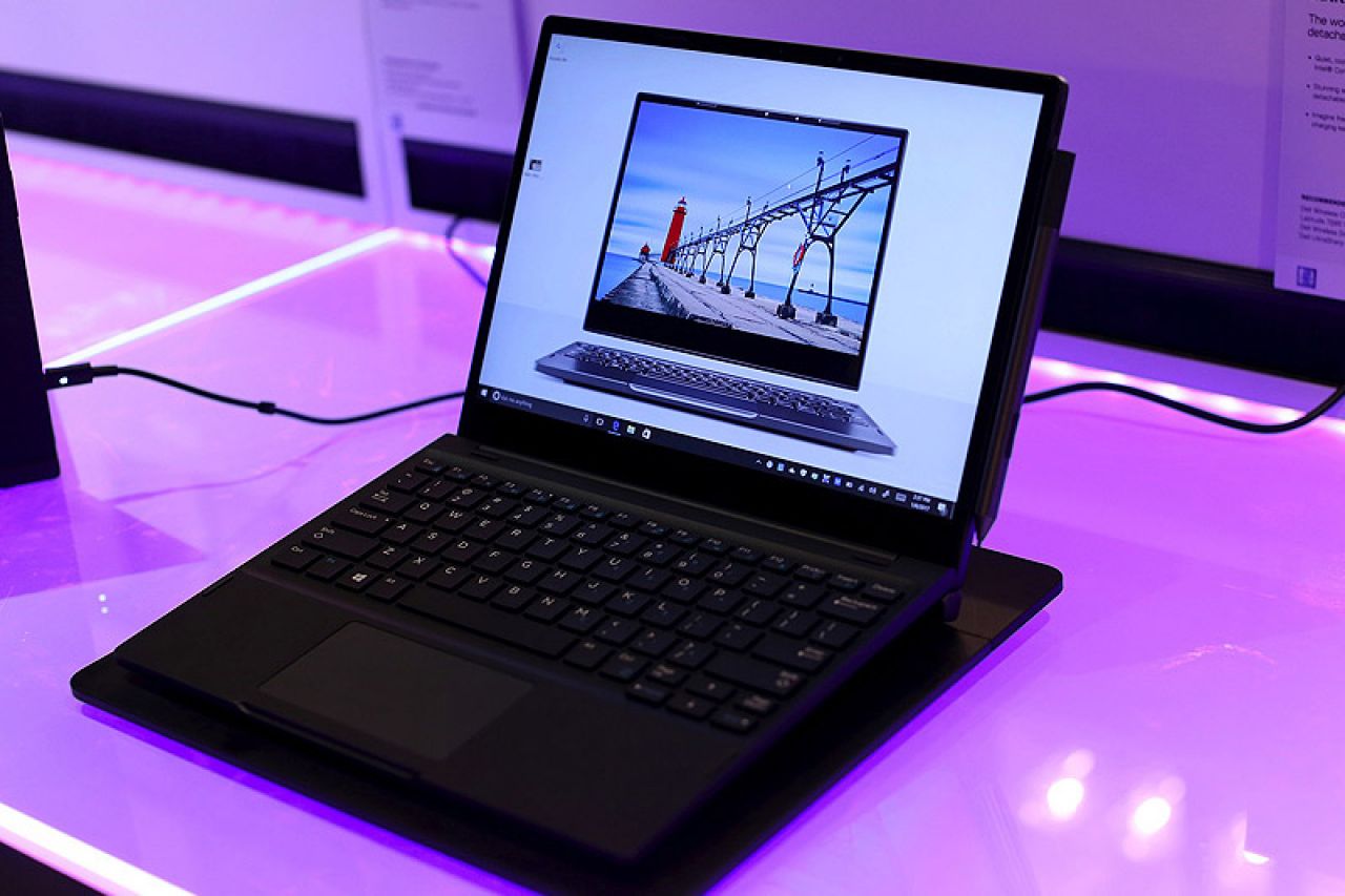 Prvi laptop u svijetu s bežičnim punjenjem baterije