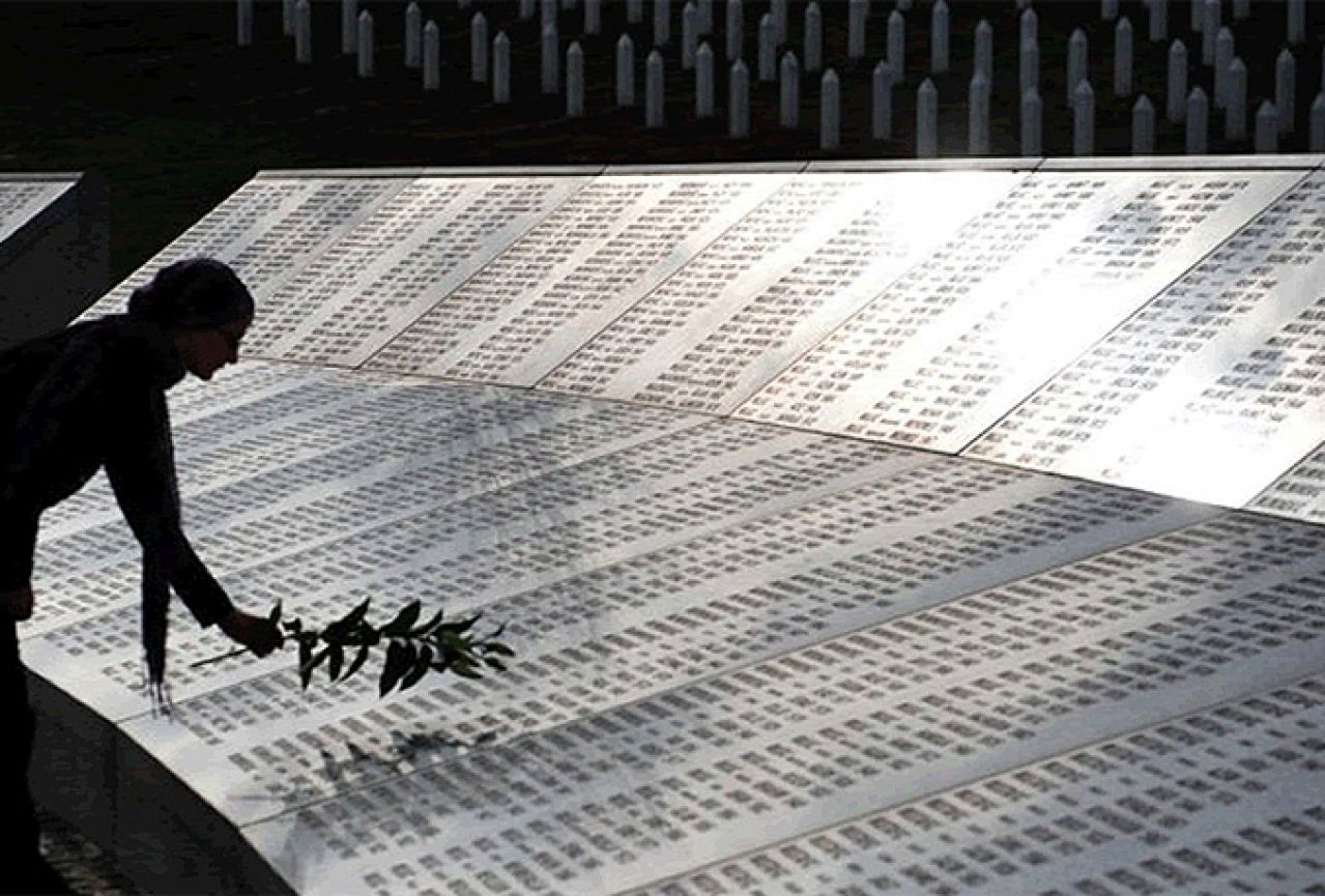 Sud u Beogradu odbacio optužnicu za zločine za Srebrenici