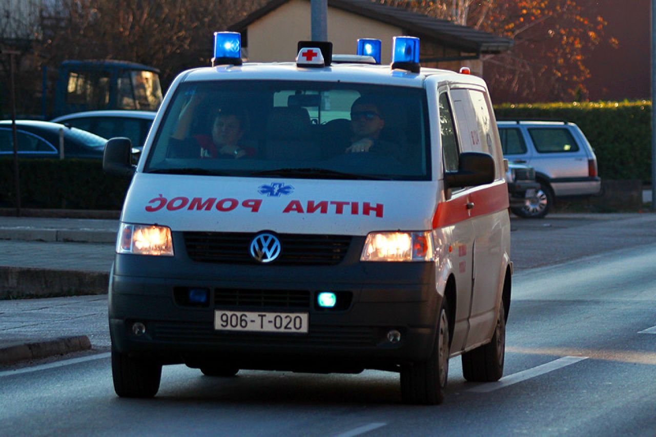 Makarska: Maloljetnik iz BiH hospitaliziran nakon pada s pedaline