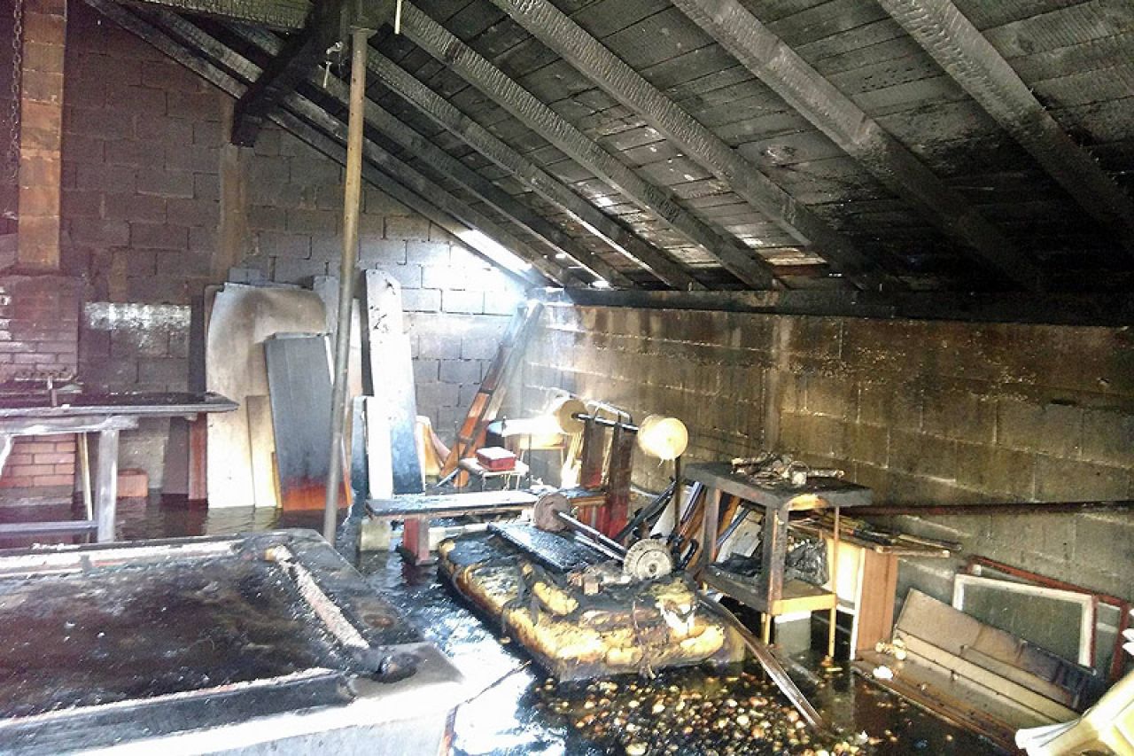 Mostar: Požar na obiteljskoj kući u Bijelom Polju