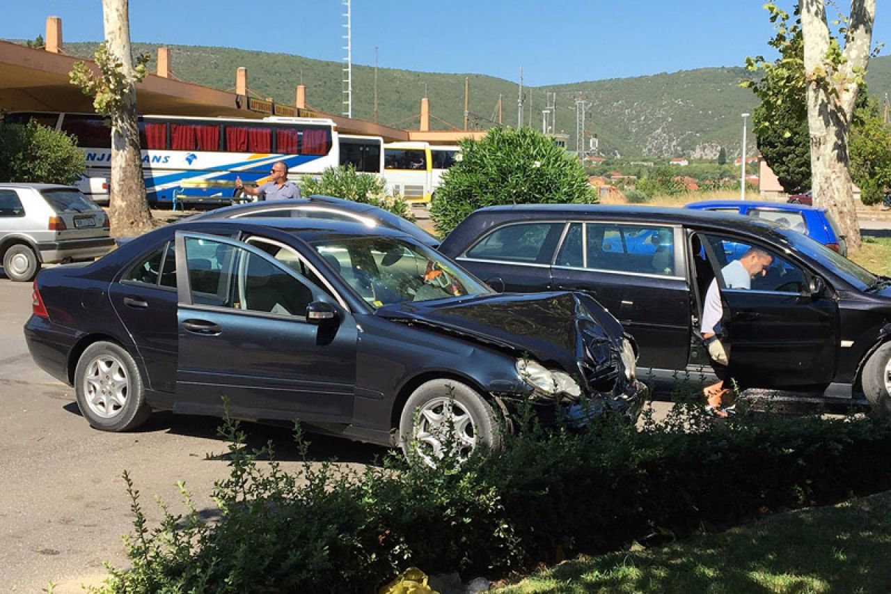 Sudar u središtu Čapljine izazvao prometni kolaps