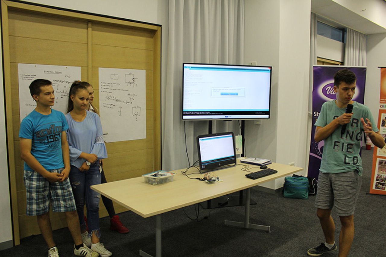  Ljetna škola Arduina: Srednjoškolci iz Hercegovine puni kreativnih ideja