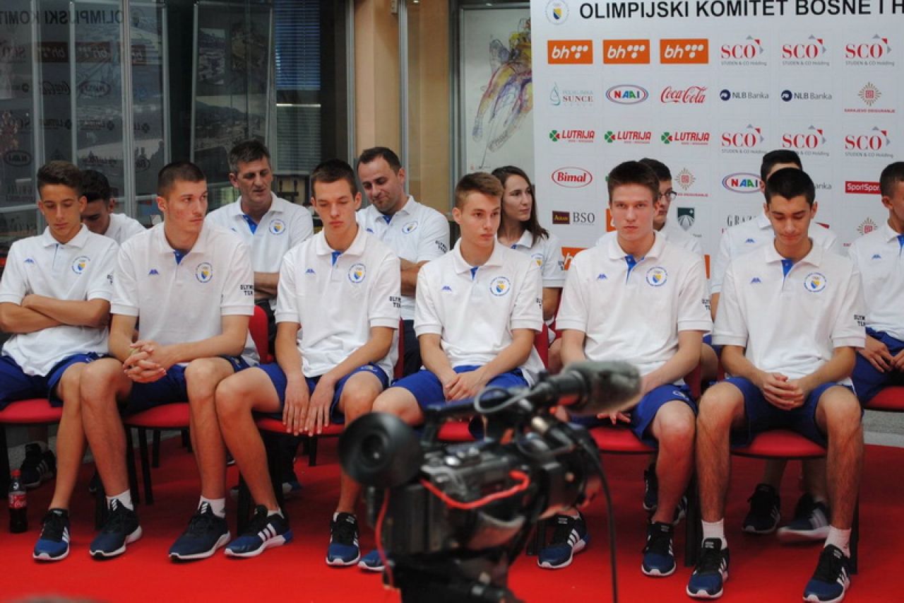 Mostarac Karlo Zelenika sa bh. košarkašima na Ljetnom europskom festivalu mladih