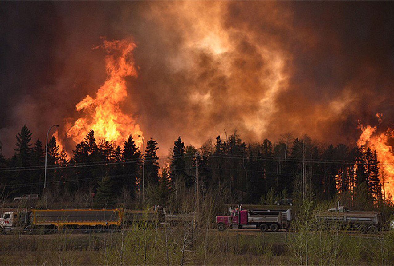 Zbog požara na zapadu Kanade evakuirano 40.000 ljudi