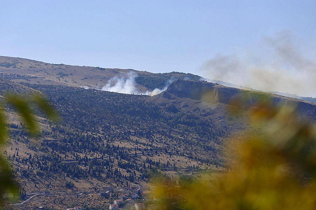 Požari ugrozili ekosustave šuma i šikare u Hercegovini