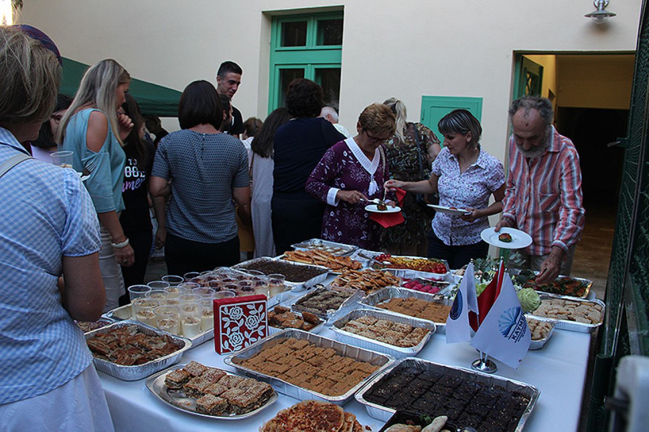 Mostar: Kušanjem slatkih i slanih delicija završeni 'Dani Turske'