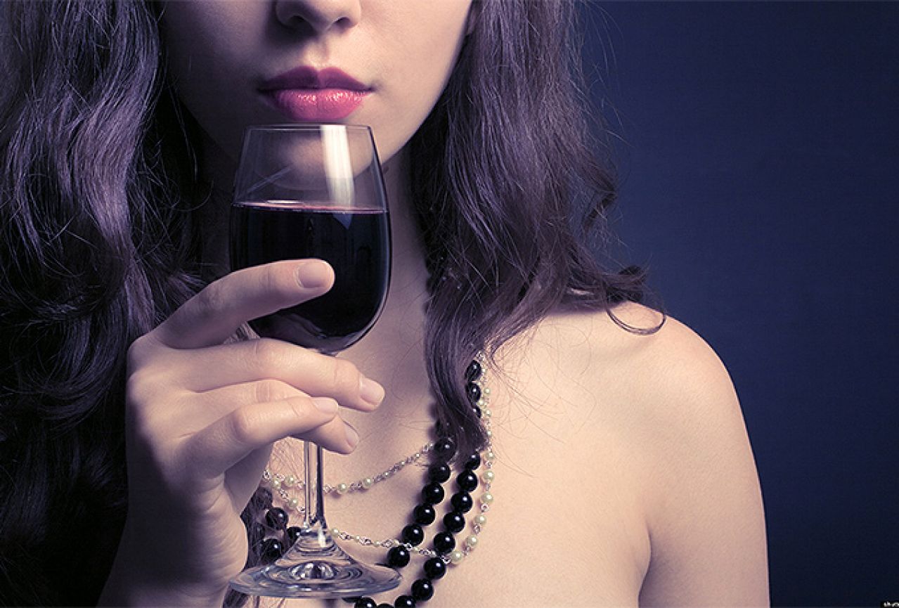 Potvrđeno - dvije čaše vina prije spavanja pomažu u gubitku kilograma