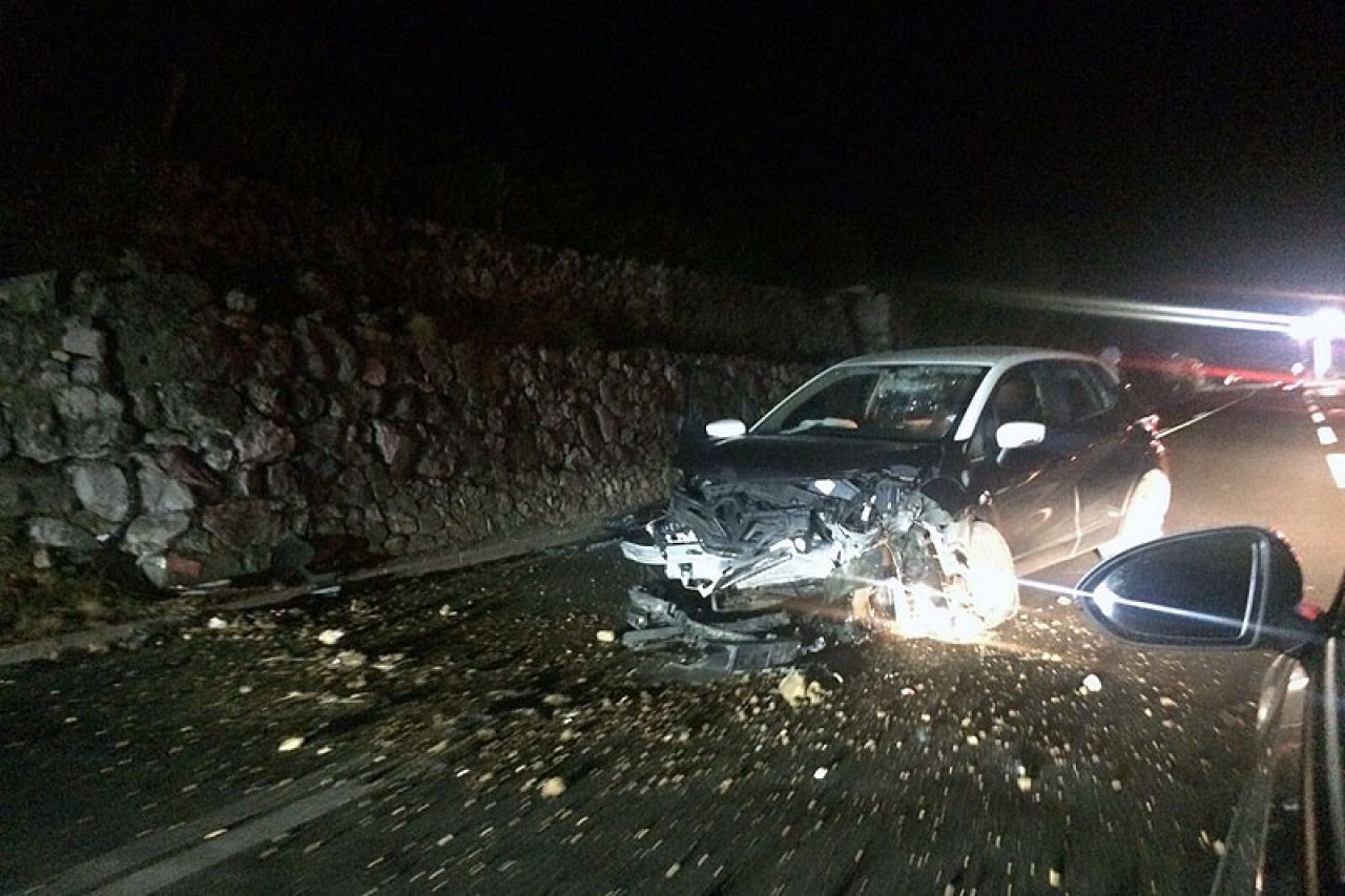 Mostar-Široki Brijeg: Renault Capturom udario u brdo