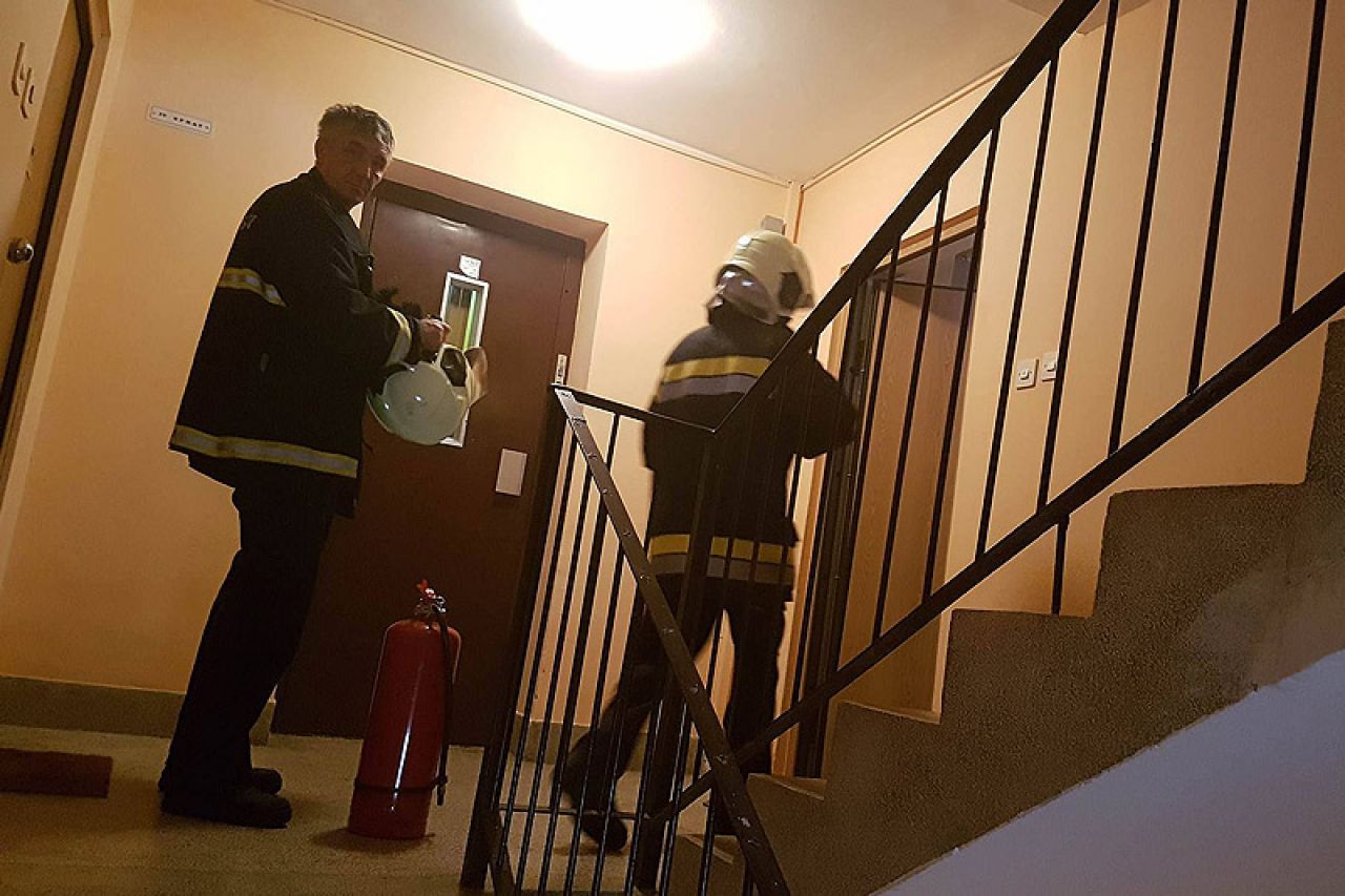 Mostar: Gorjela kuhinja u stanu, veća šteta spriječena zahvaljujući vatrogascima