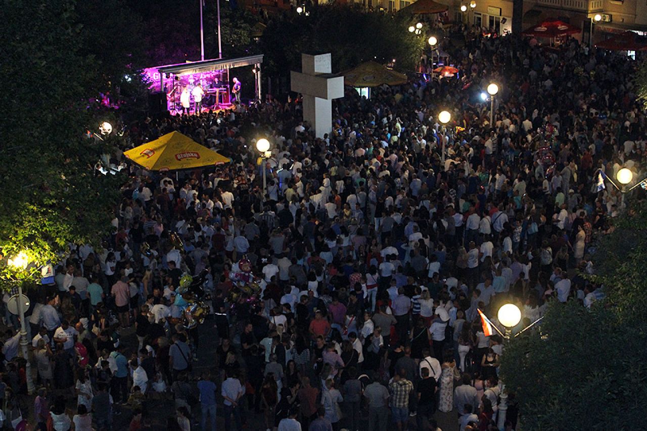 Dan grada Širokog Brijega: Otkazan koncert ''Opće opasnosti'', Jelena Rozga na središnjem trgu