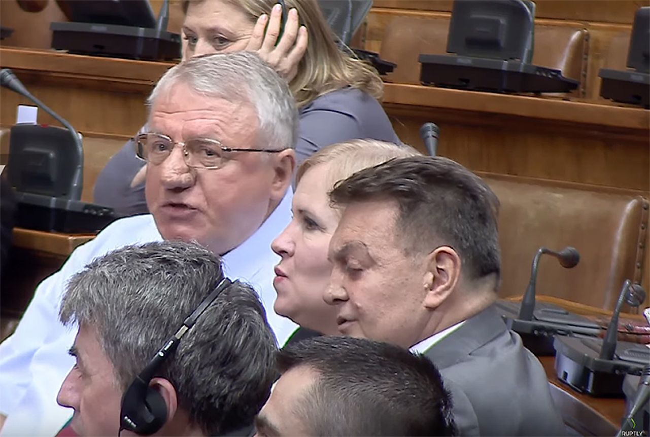 SRS pita Vučića za koje rješenje kosovskog problema Srbi nisu spremni