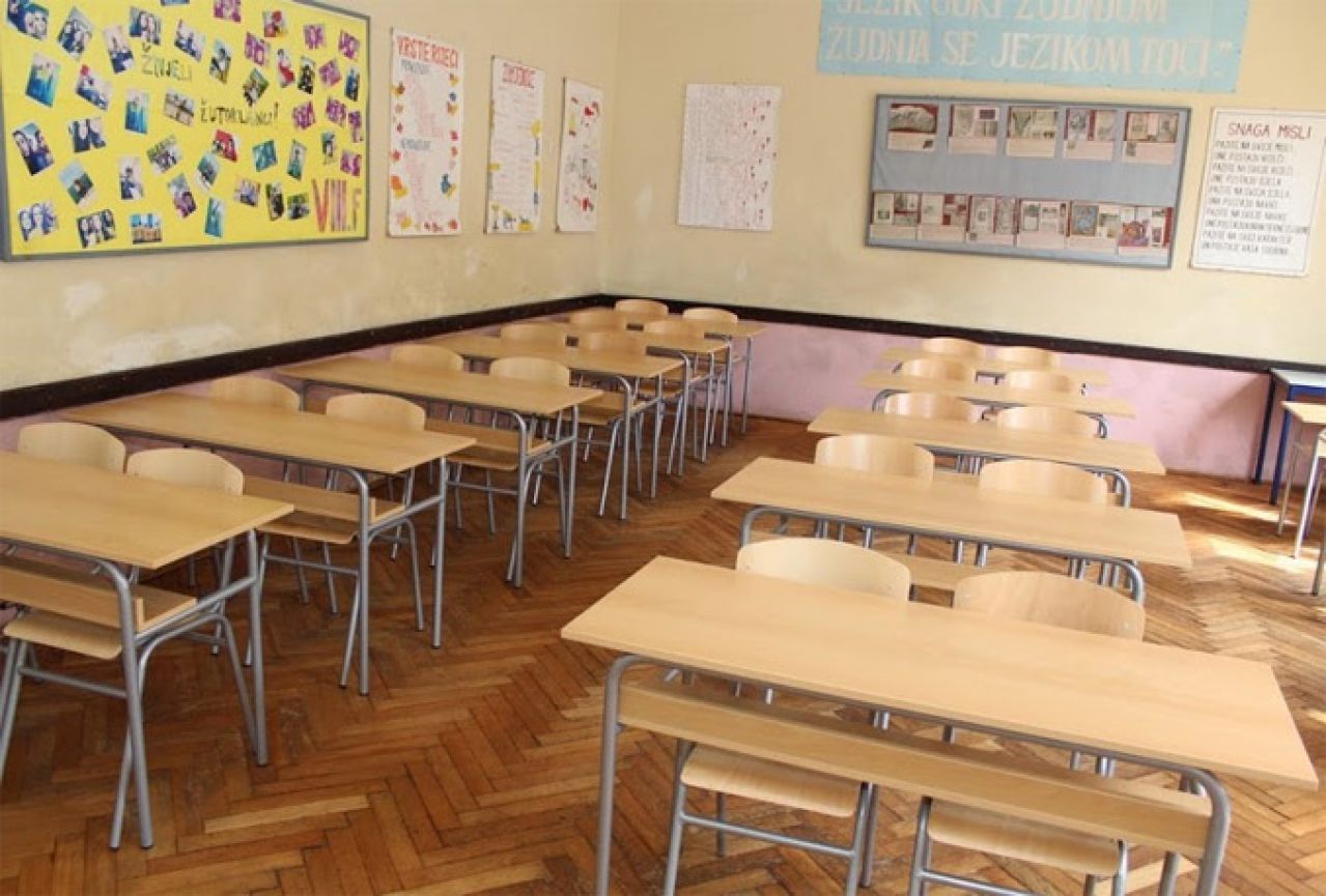 Tri srednje škole u Mostaru trebalo bi ugasiti jer nemaju dovoljno učenika
