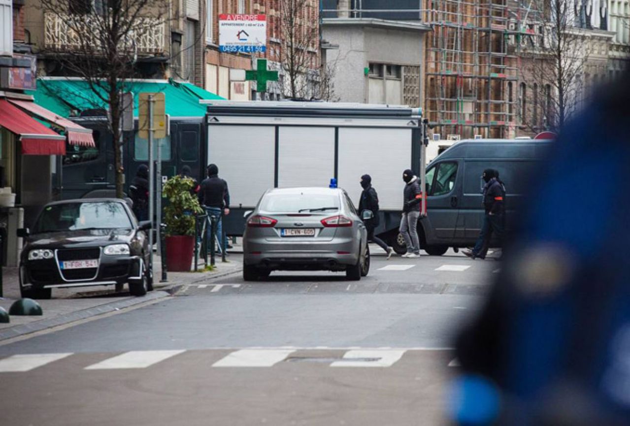 Policija pucala na vozilo u Bruxellesu, vozač tvrdio da ima eksploziv