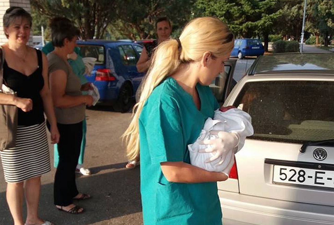 Mostar: Žena se porodila na ulazu u bolnicu