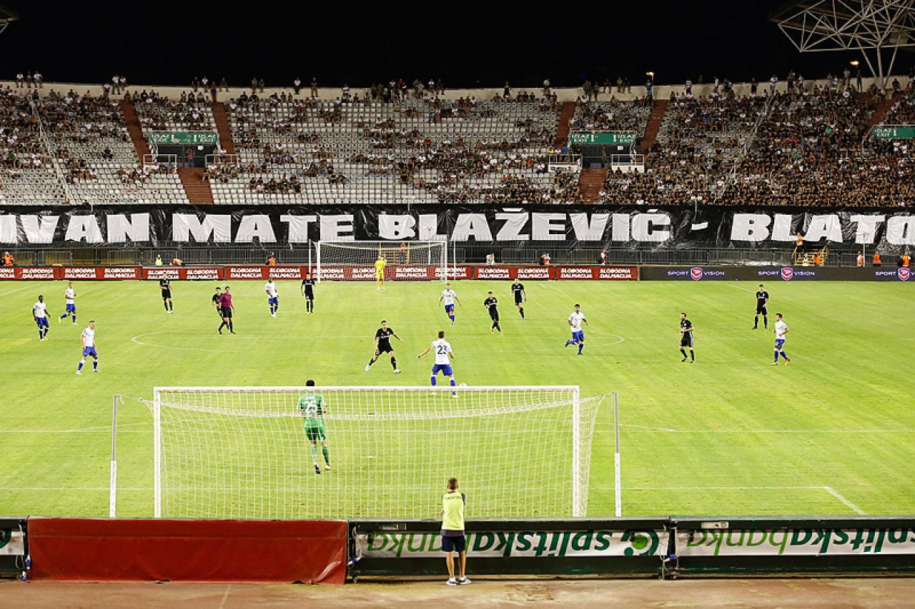 VIDEO | Hajduk minimalno slavio protiv Slavena, Torcida napustila stadion