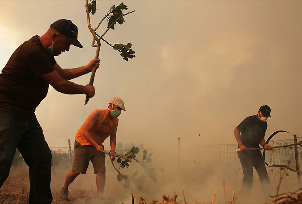 Proglašeno izvanredno stanje na Zakynthosu zbog šumskih požara