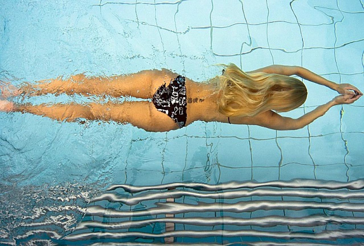 Plivanje: Idealna aktivnost kojom ćete  'utegnuti liniju