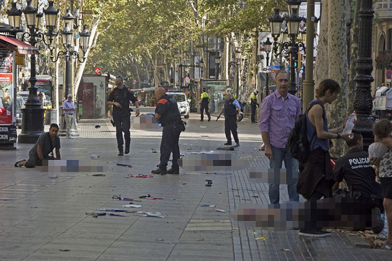 U novom napadu kombijem u španjolskom Cambrilsu napadači ubijeni