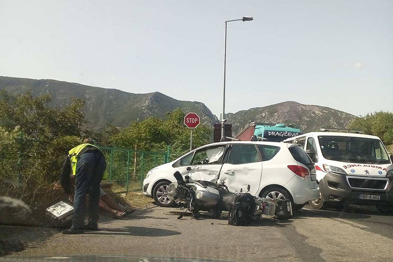 Mostar: Sudar motocikla i automobila