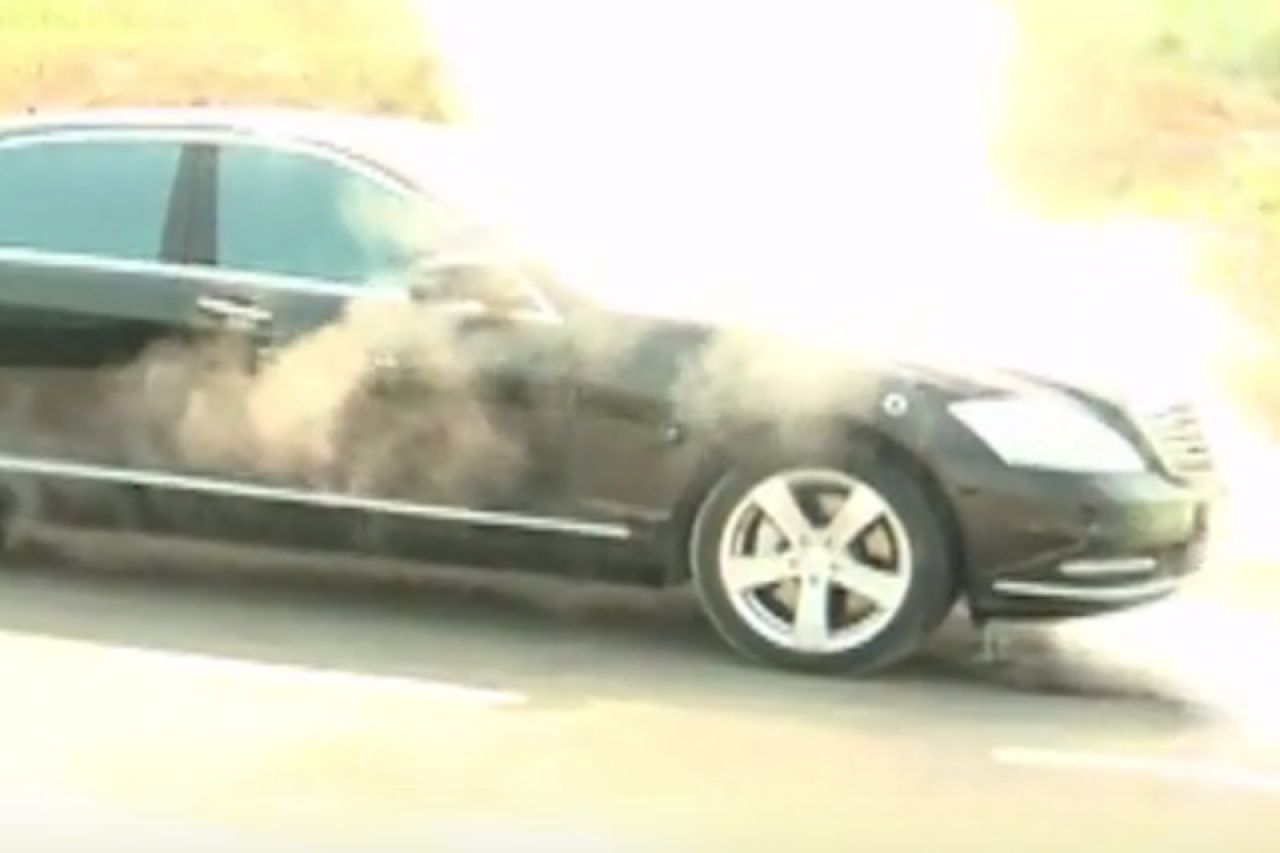 VIDEO | Zapalio se automobil Milorada Dodika 