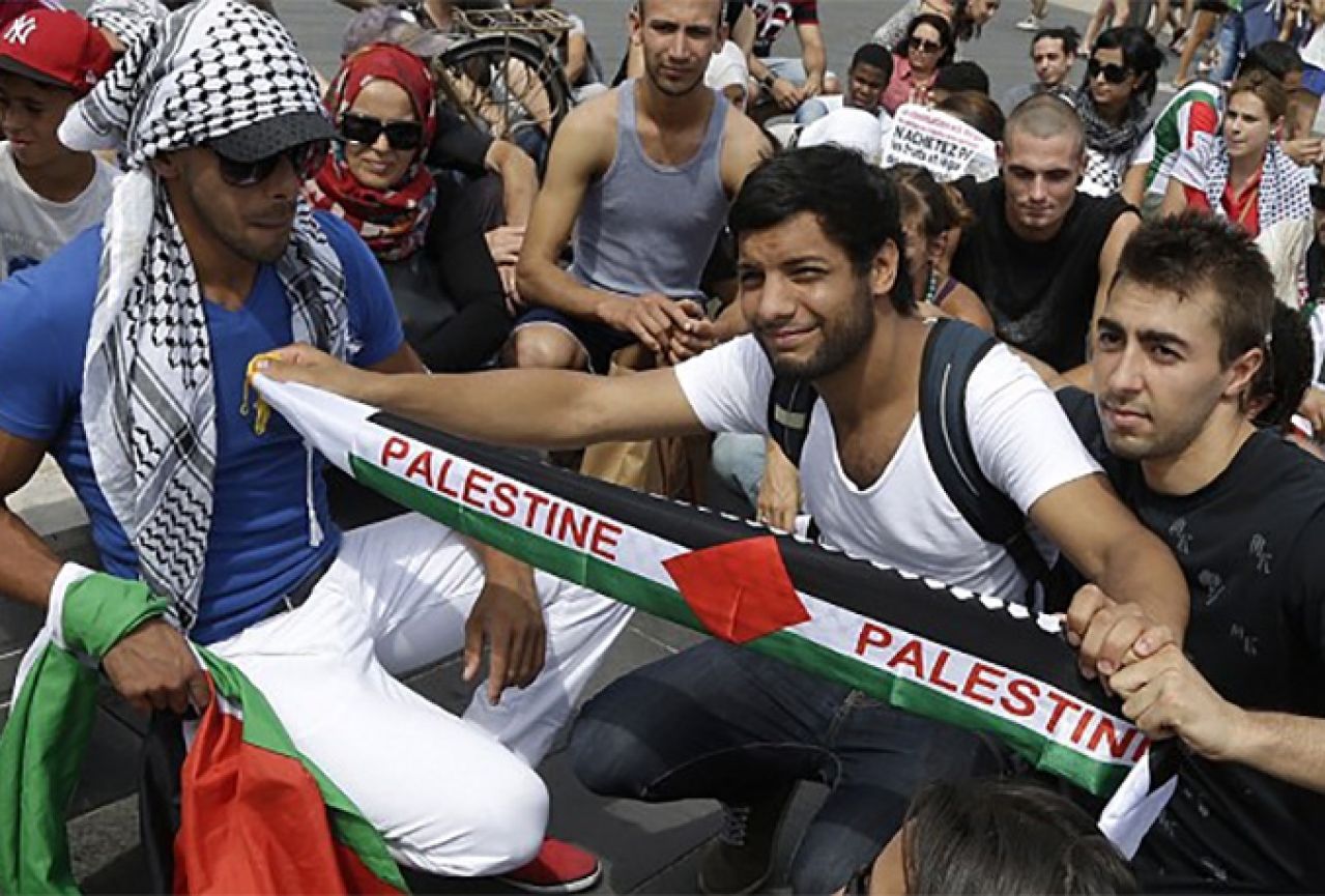 Izrael već 50 godina zabranjuje Palestincima okupljanje