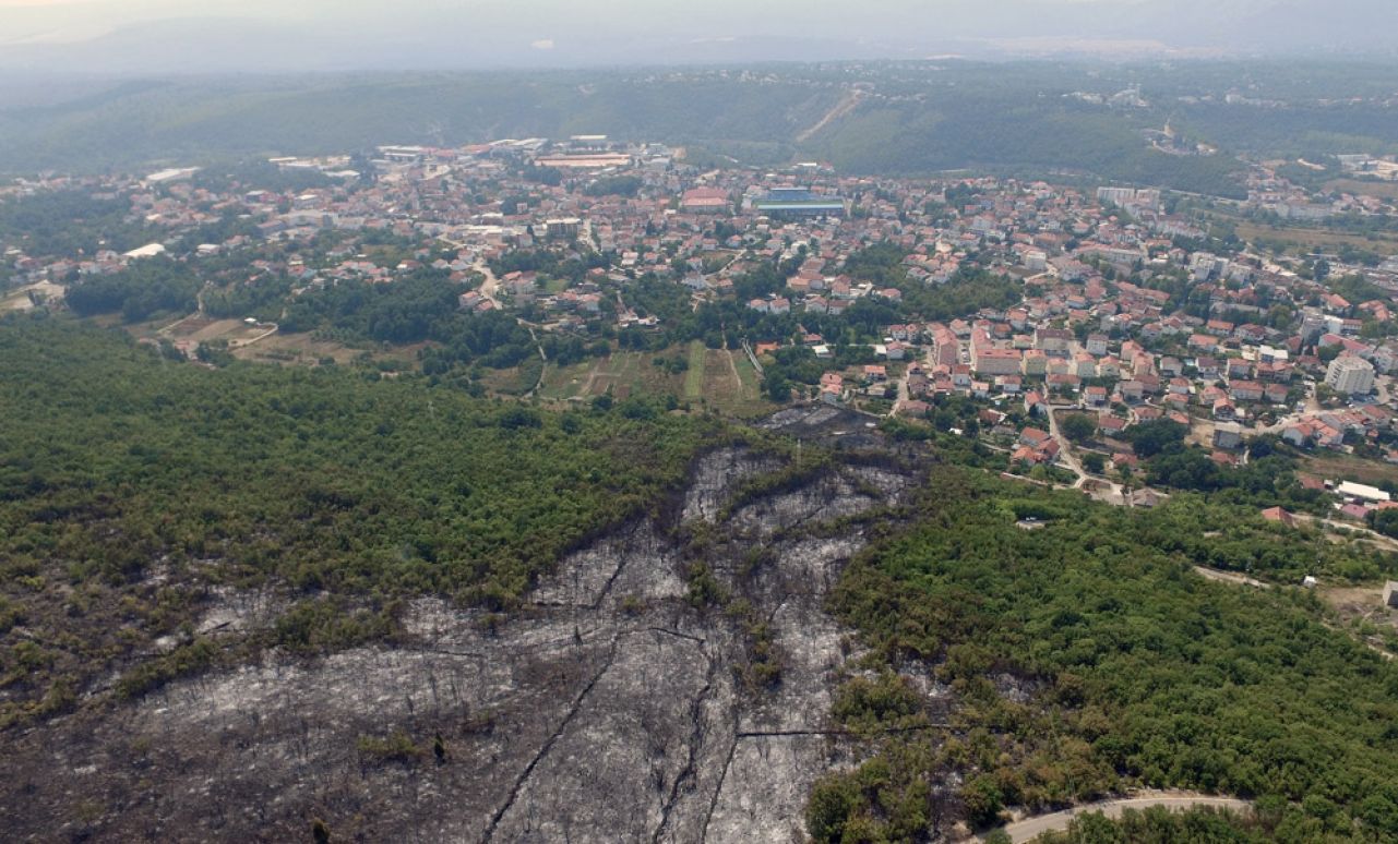 Pogledajte iz zraka kakav je ožiljak Širokom Brijegu ostavila vatrena stihija