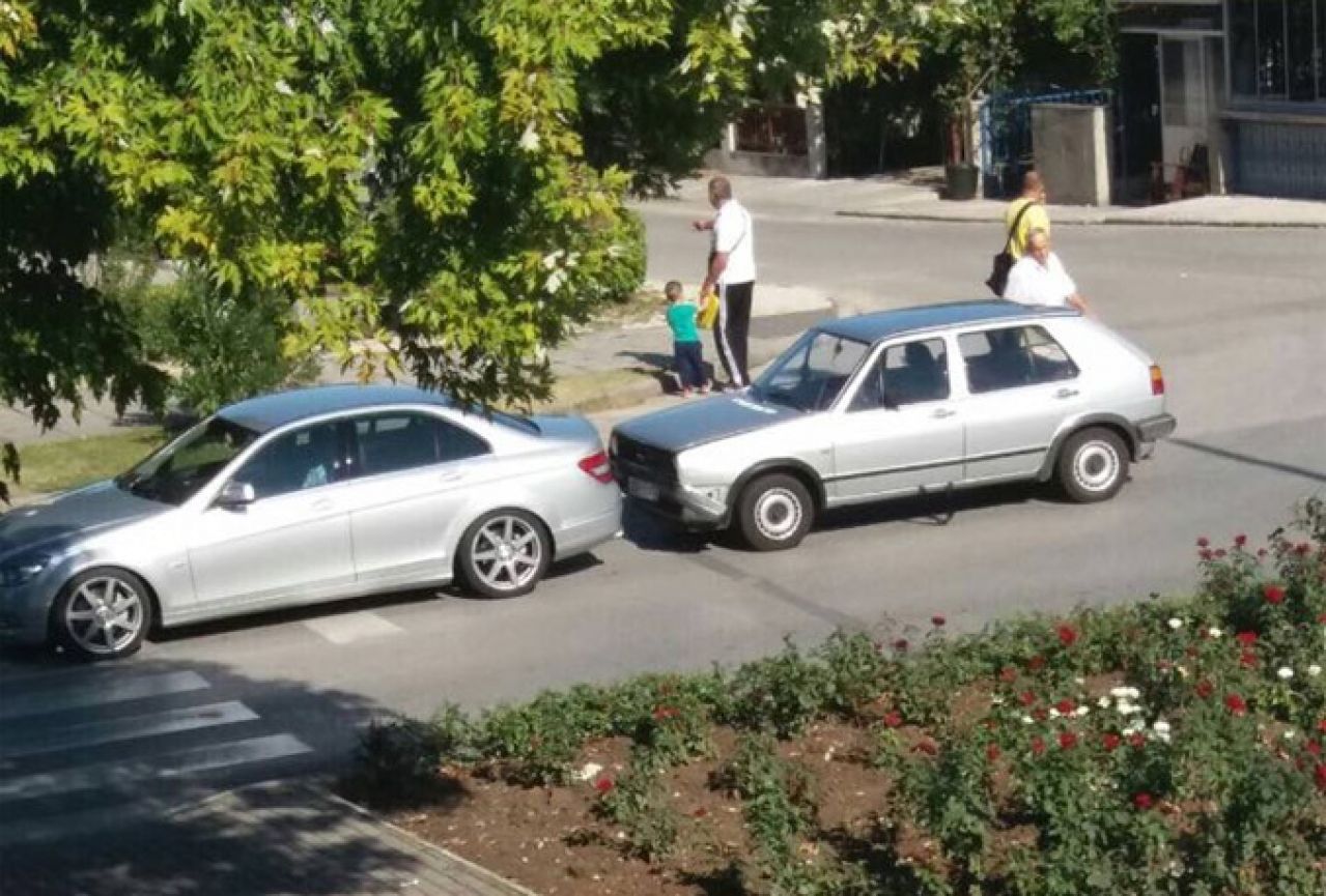 Čapljina: Sudar Mercedesa i Golfa na pješačkom prijelazu