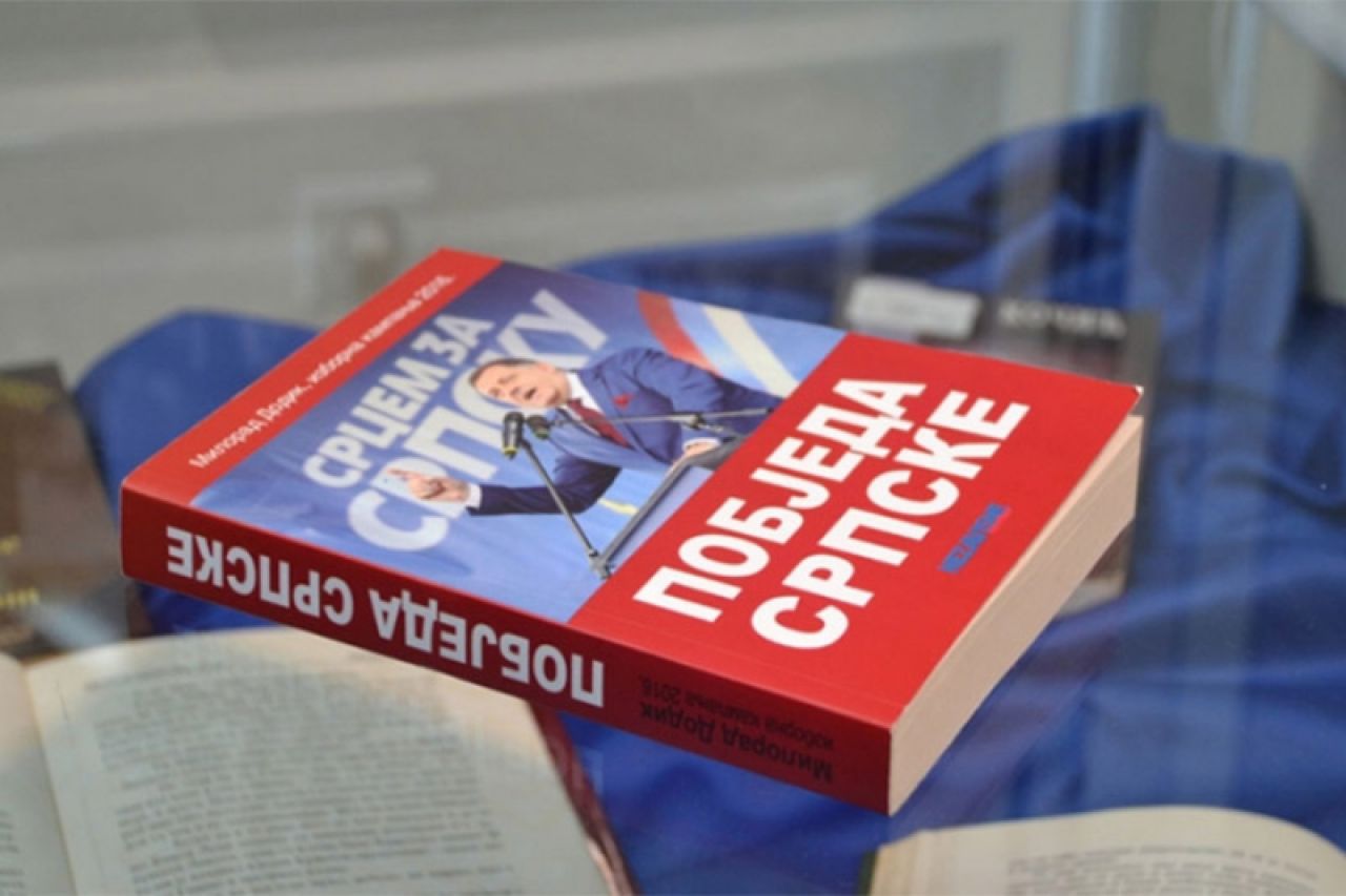 Promocija bez pisca: Promovirana knjiga Milorada Dodika