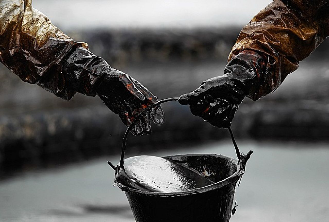 Francuska ukida proizvodnju nafte i plina