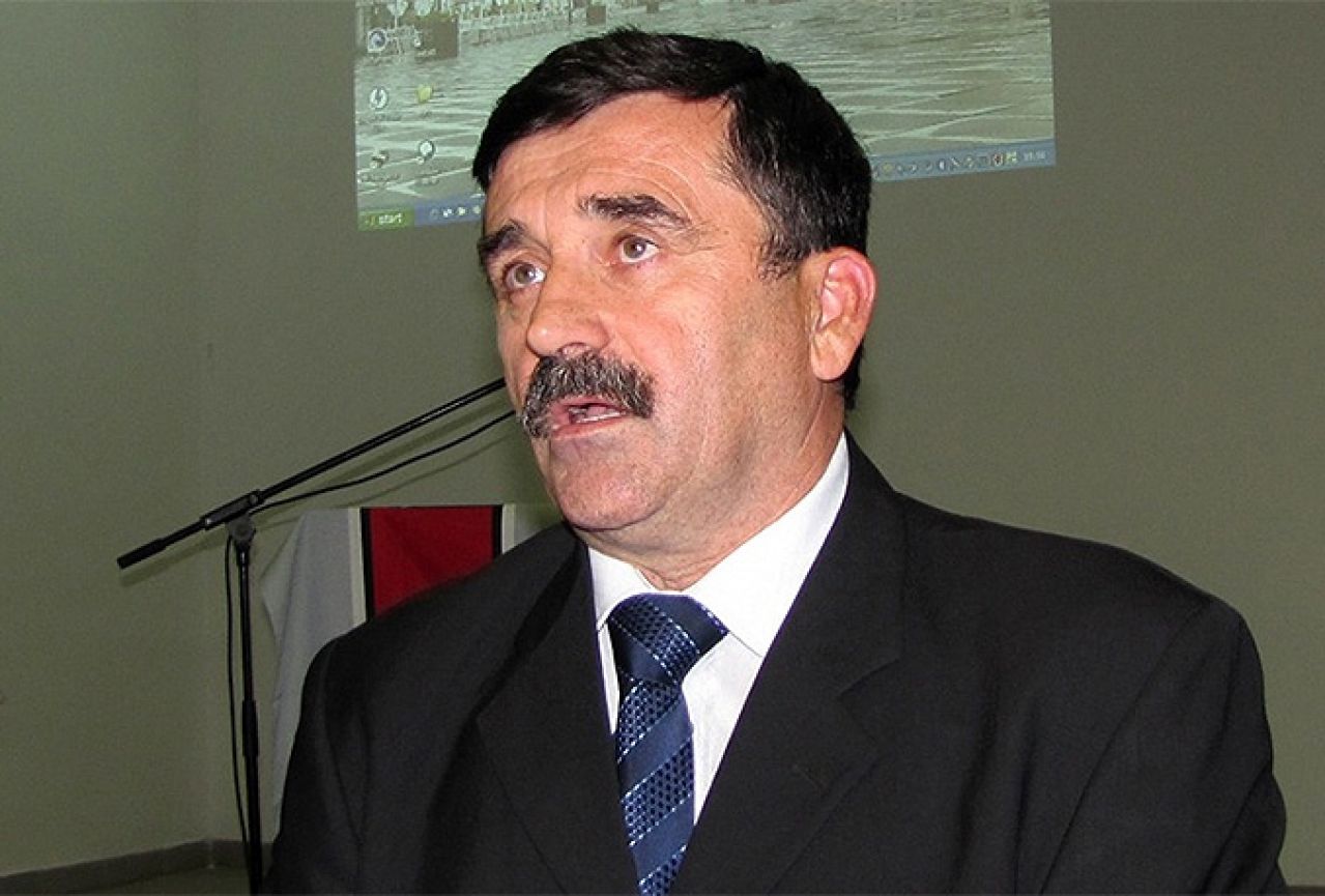 Lovrinović će povući pitanje odgovornosti ministra Osmanovića