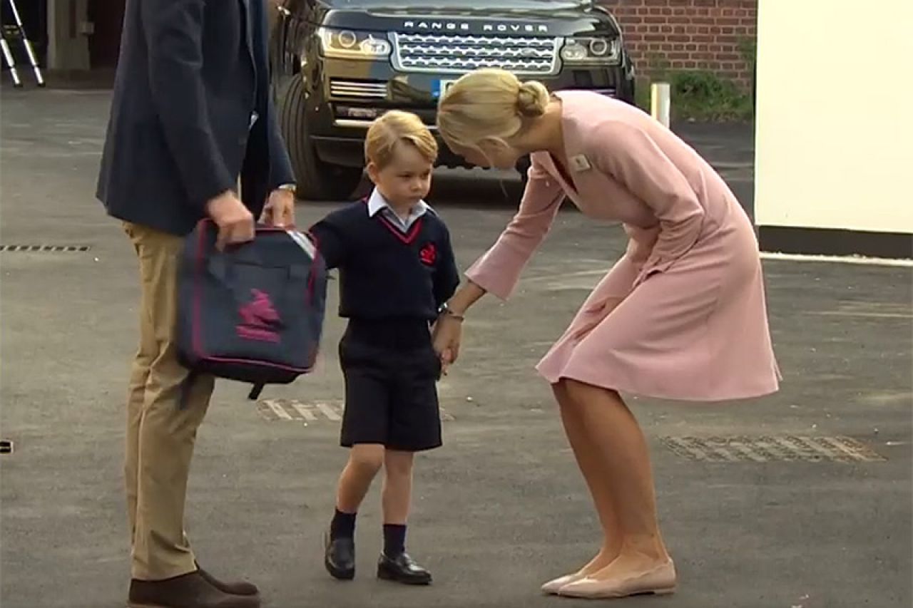 VIDEO | Četverogodišnji princ George u četvrtak sjeo u školsku klupu