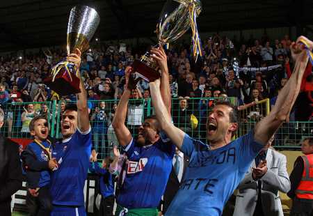 https://storage.bljesak.info/article/211475/450x310/siroki-sarajevo-finale-kup-2017-27.jpg