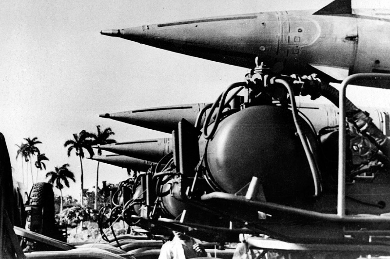 Карибский кризис ядерная угроза. Ракеты на Кубе 1962 год. Карибский кризис ракеты на Кубе. Советские ракеты на Кубе 1962. Карибский кризис 1962.
