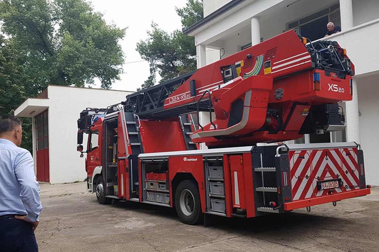 U Mostaru prezentirana Rosenbauer vatrogasna vozila i oprema