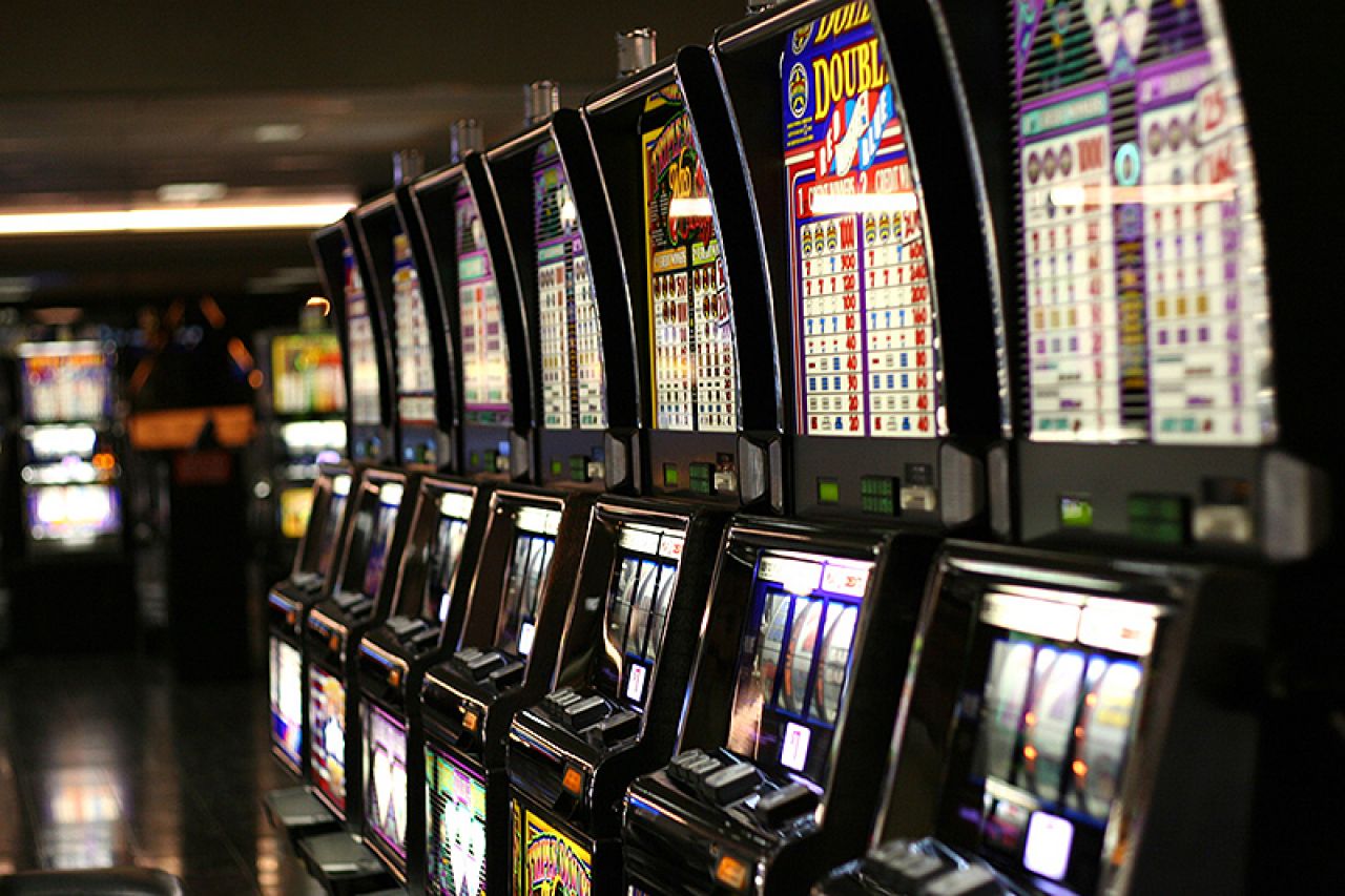 Bivša ovisnica tuži casino i proizvođača poker aparata