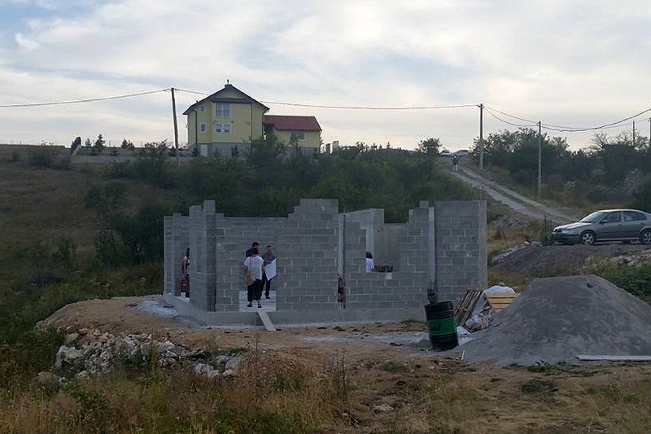 Sto tisuća kuna za izgradnju Hrvatskoga kulturnog centra u Bosanskom Grahovu