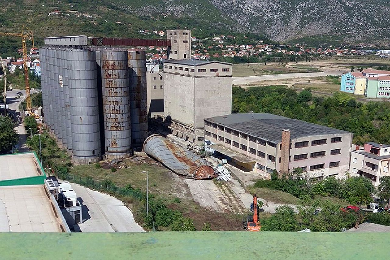 Mostar: Počelo rušenje silosa