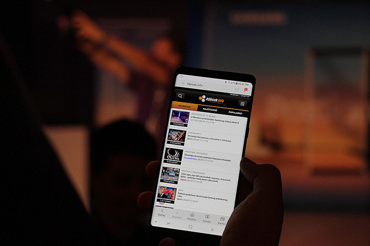 Samsung za sljedeću godinu najavio pametni telefon sa savitljivim ekranom