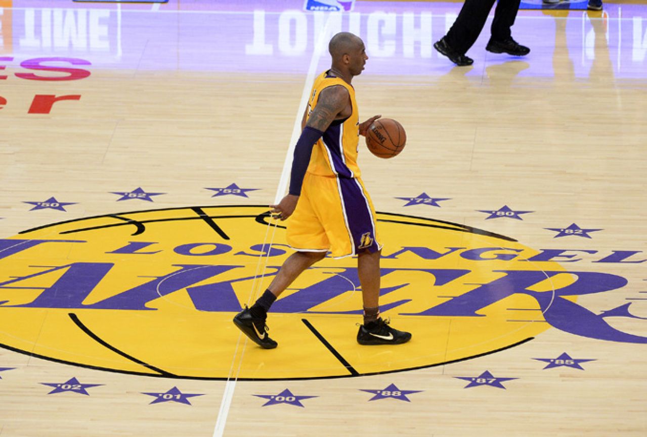 Lakersi će umiroviti oba broja koja je nosio Kobe Bryant