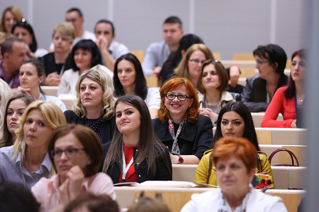 U Mostaru Simpoziji medicinskih sestara/tehničara s međunarodnim sudjelovanjem