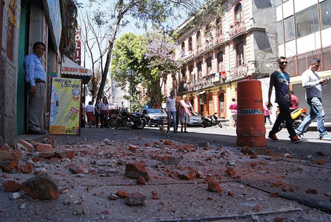 Snažan potres pogodio Meksiko