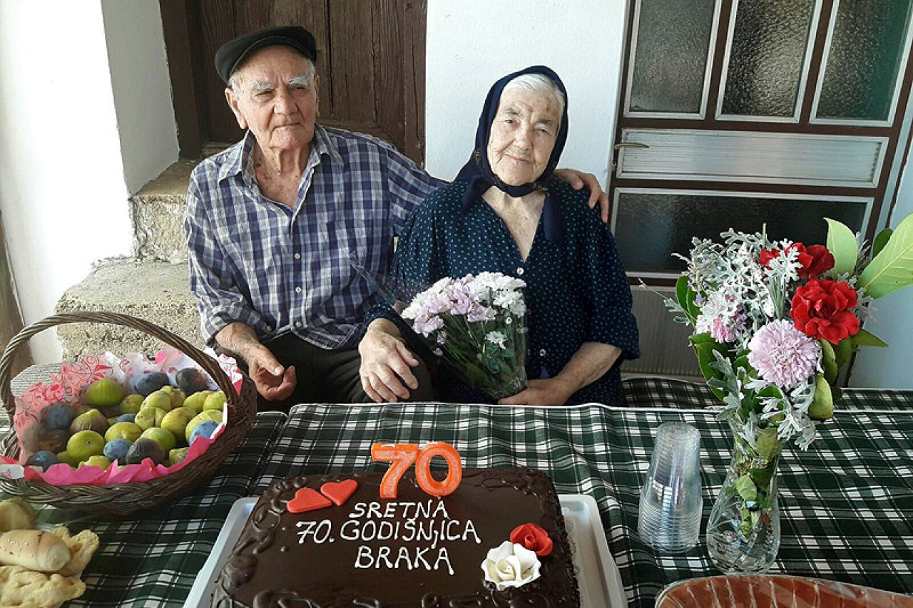 Široki Brijeg: Bračni par Ćorić proslavio 70 godina braka!