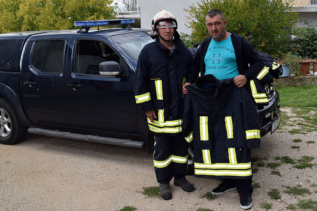 Širokobriješki vatrogasci dobili 12 jakni od kolega iz Gorice