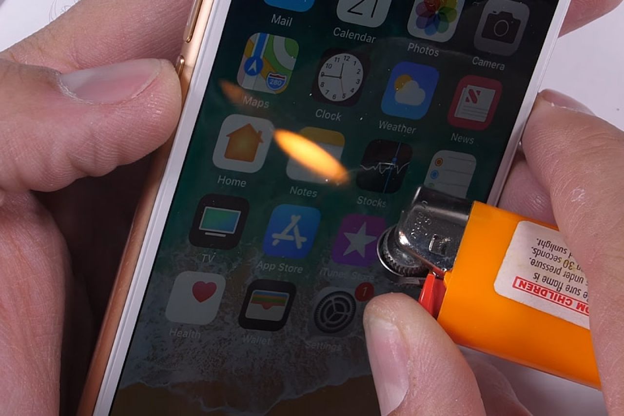 VIDEO | Pogledajte što se dogodi kada palite, grebete i savijate novi iPhone 8