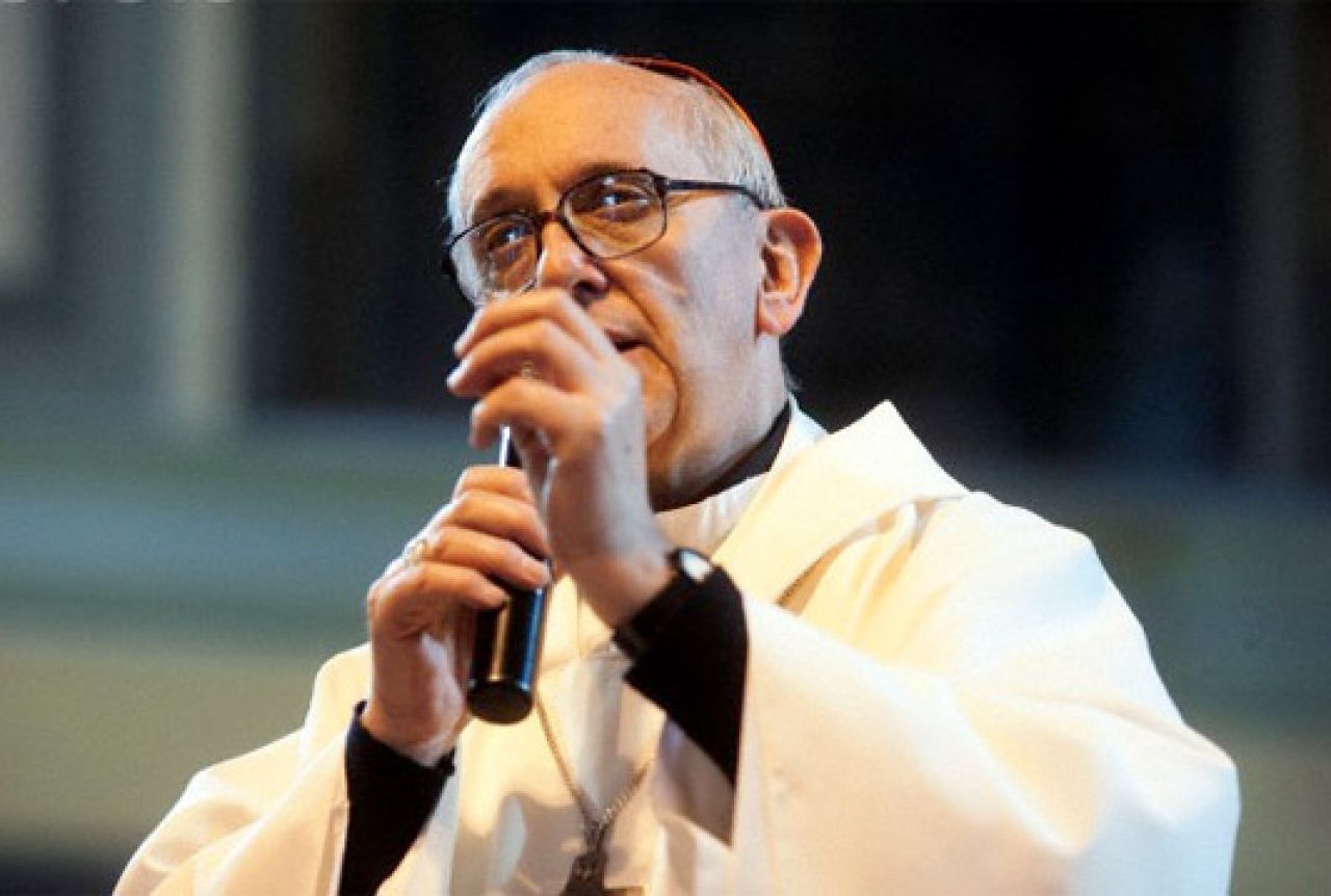 Papa Franjo najavio borbu protiv lažnih vijesti: "Mediji ne smiju naginjati koprofiliji"