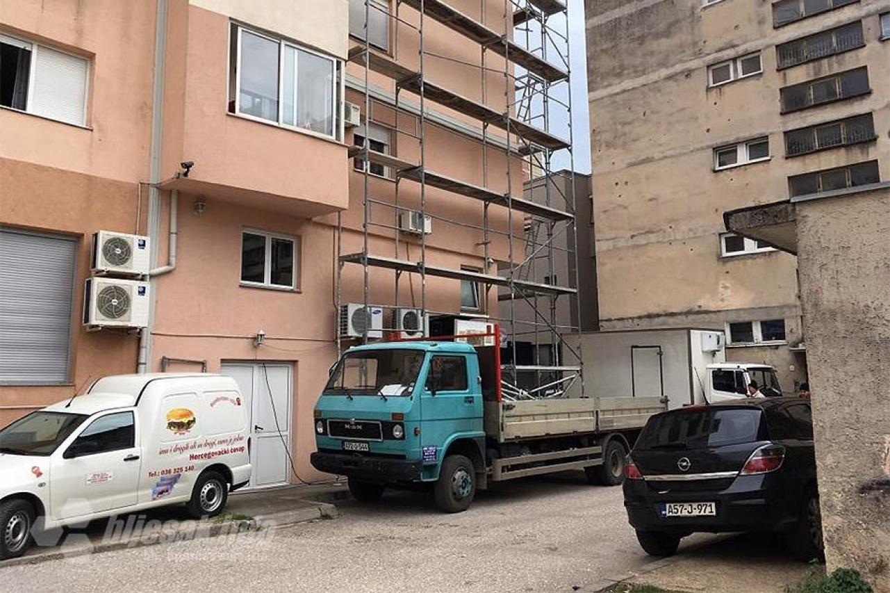Mostar: Radnik pao sa skele