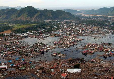 https://storage.bljesak.info/article/218916/450x310/indoonesia-tsunami-2014.jpg