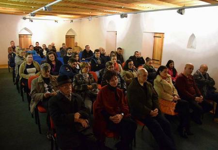 https://storage.bljesak.info/article/220516/450x310/tribina-sarica-zavnobih.jpg