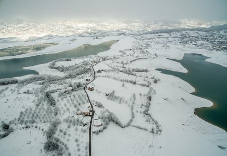 https://storage.bljesak.info/article/226459/450x310/Ramsko-jezero-snijeg-5.jpg