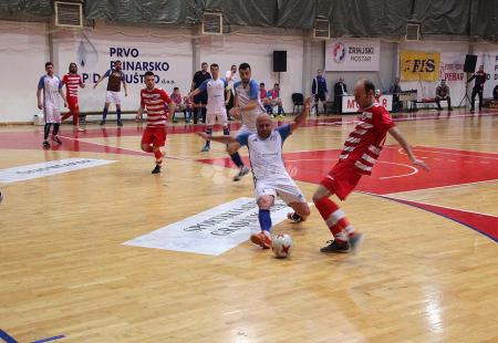 https://storage.bljesak.info/article/232964/450x310/Futsal-zrinjski-zeljeznicar6.jpg